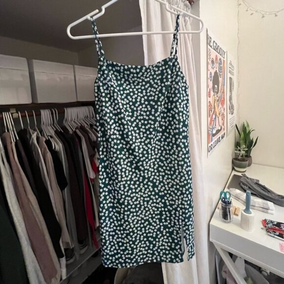 Princess Polly green floral dress - Picture 2 of 6